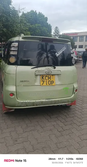 Toyota Sienta 2012 Green