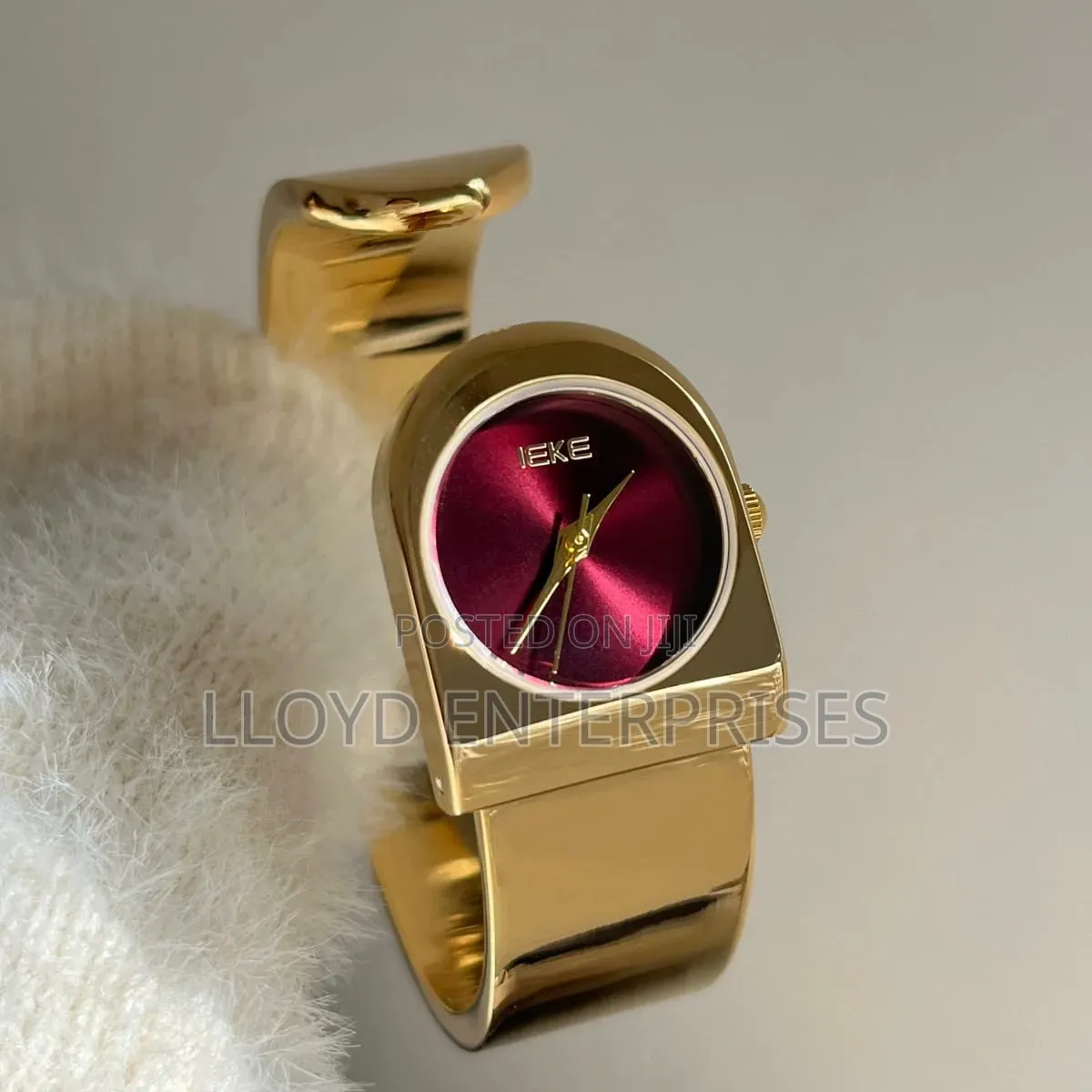 Ieke Ladies Bracelet Watch 