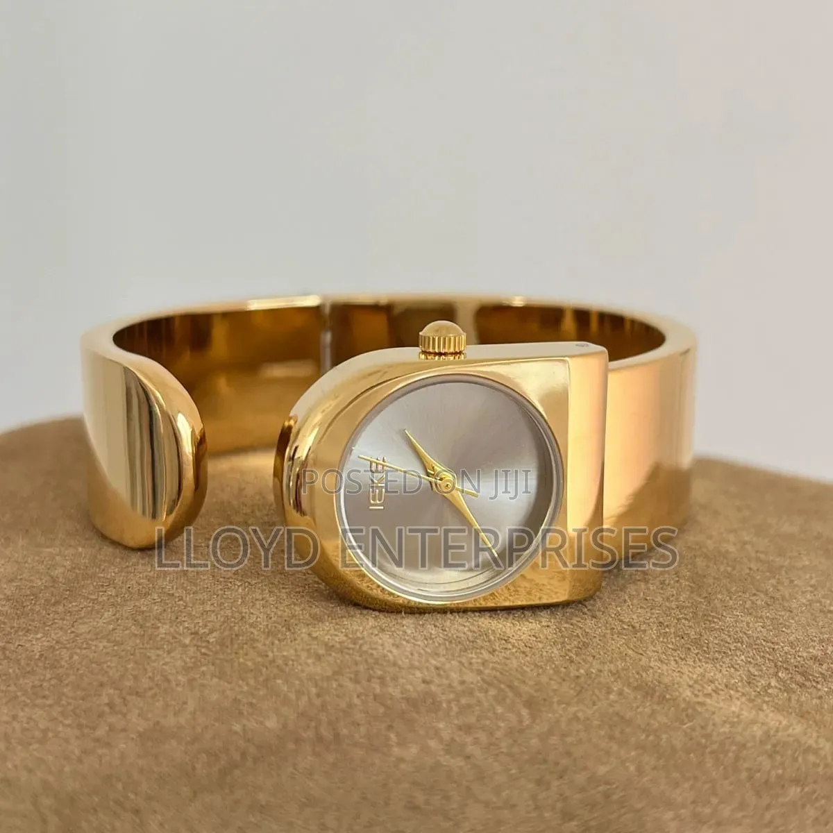 Ieke Ladies Bracelet Watch 