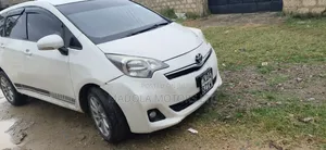 Toyota Ractis 1.5 AWD 2013 Pearl