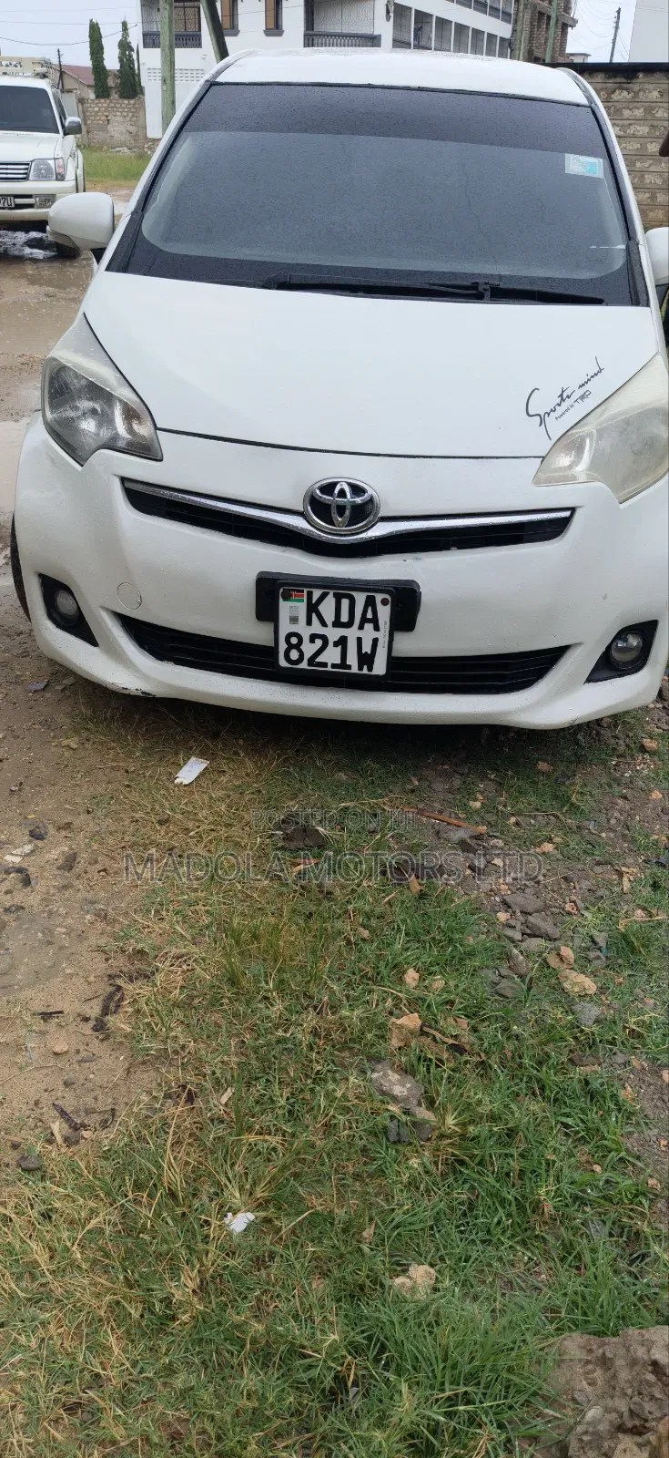 Toyota Ractis 1.5 AWD 2013 Pearl