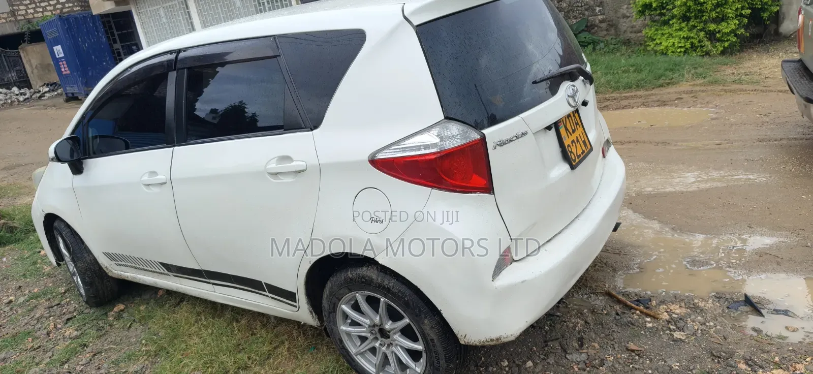 Toyota Ractis 1.5 AWD 2013 Pearl