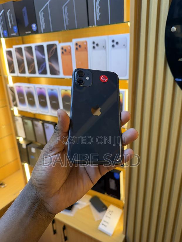 Apple iPhone 11 128 GB Black - thumbnail 4