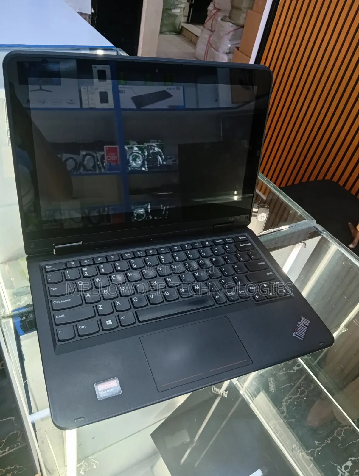Laptop Lenovo Yoga 11e 4GB Intel Celeron SSD 128GB