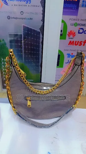 Elegant Leather Classy Handbag