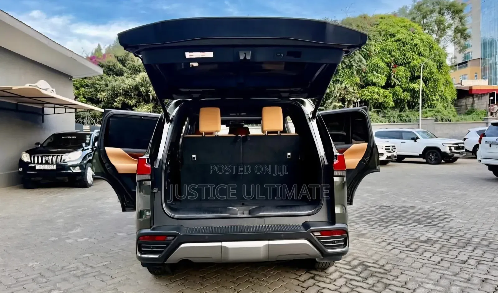Lexus LX 600 2022 Green