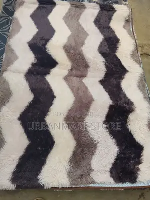 Decorative Fluffy Rug 7 by 10 Soft and Durable- Carpet