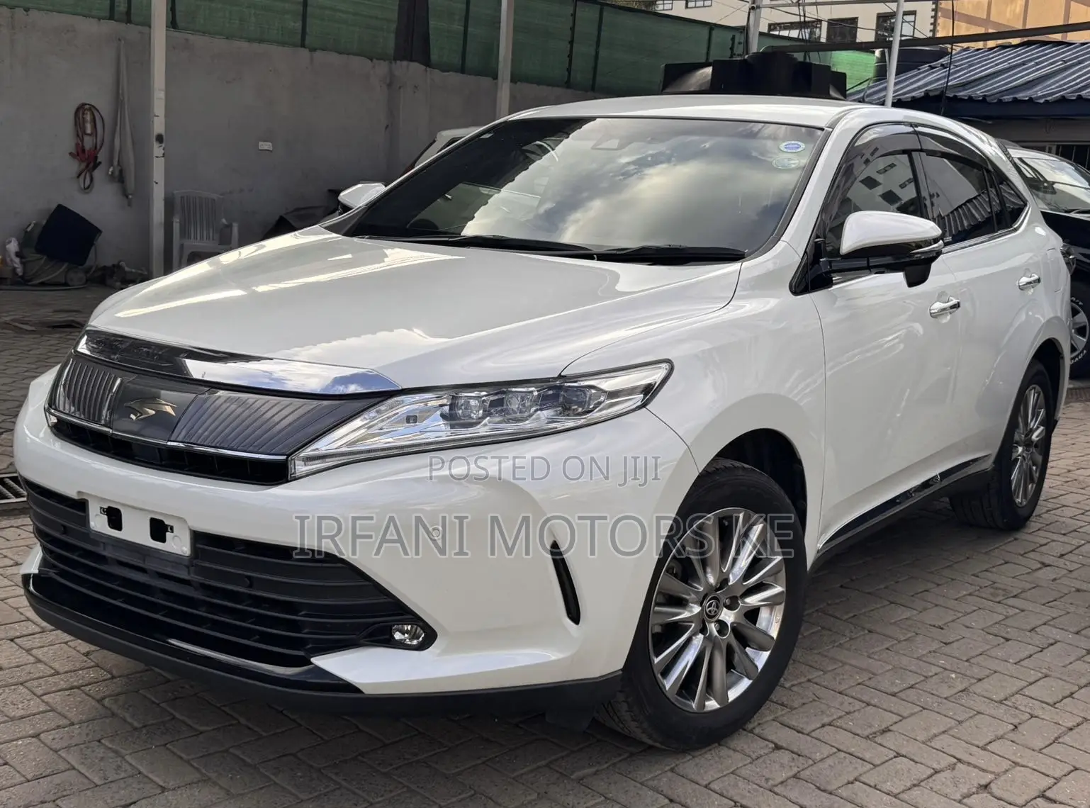 Toyota Harrier 2.0 2019 White