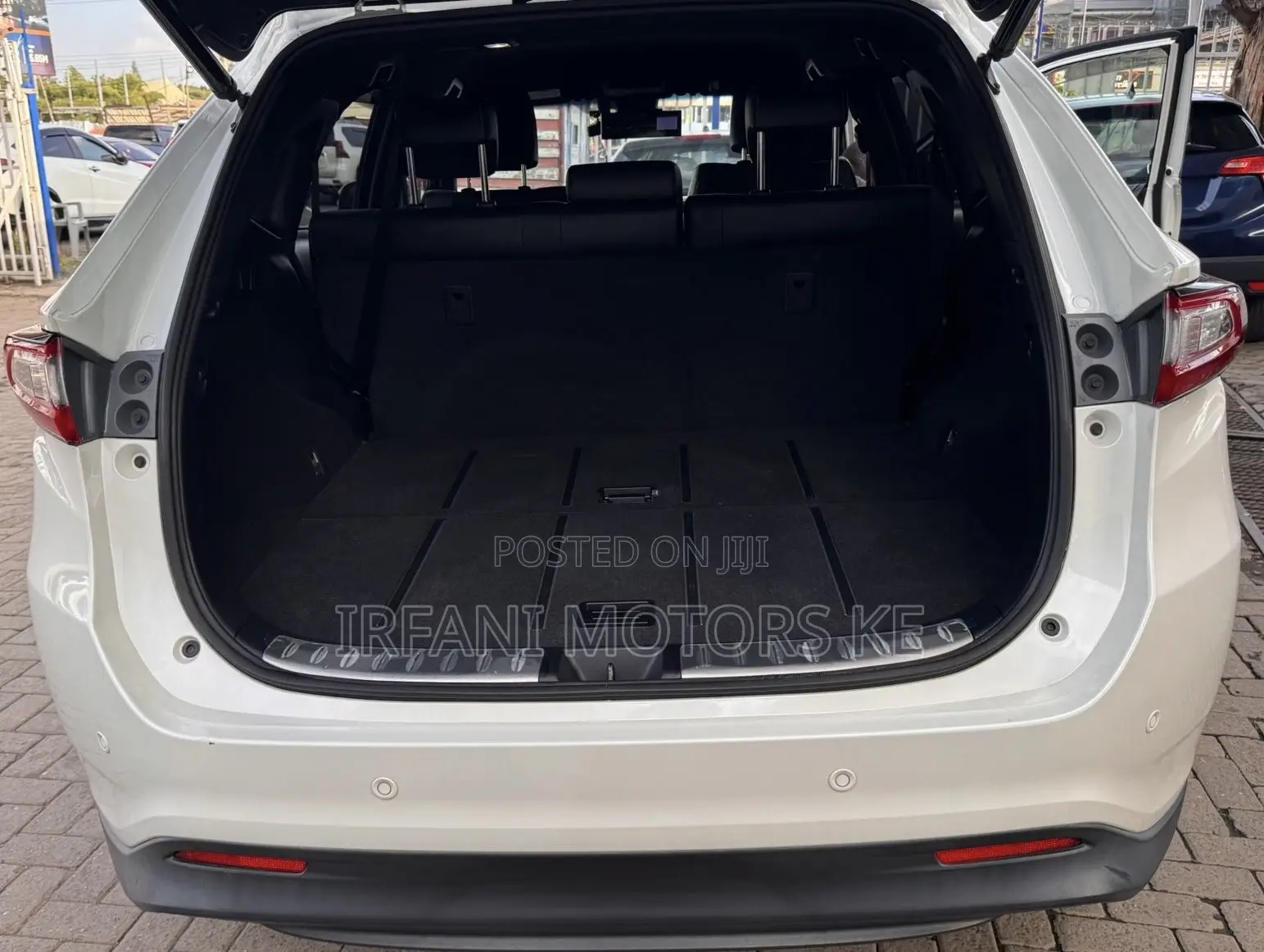 Toyota Harrier 2.0 2019 White