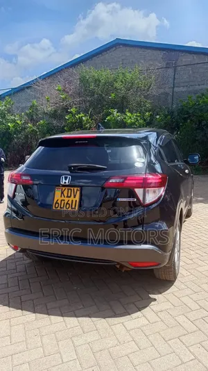 Honda Vezel 2018 Matt Black