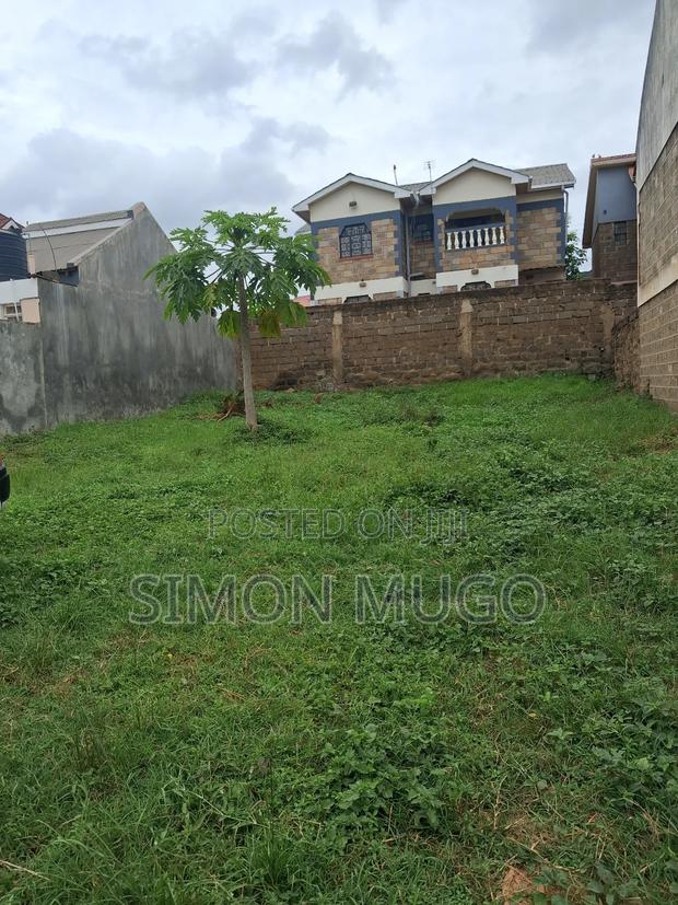 Membly Park Estate River Side Court 1/8ac With 3 Side Wall