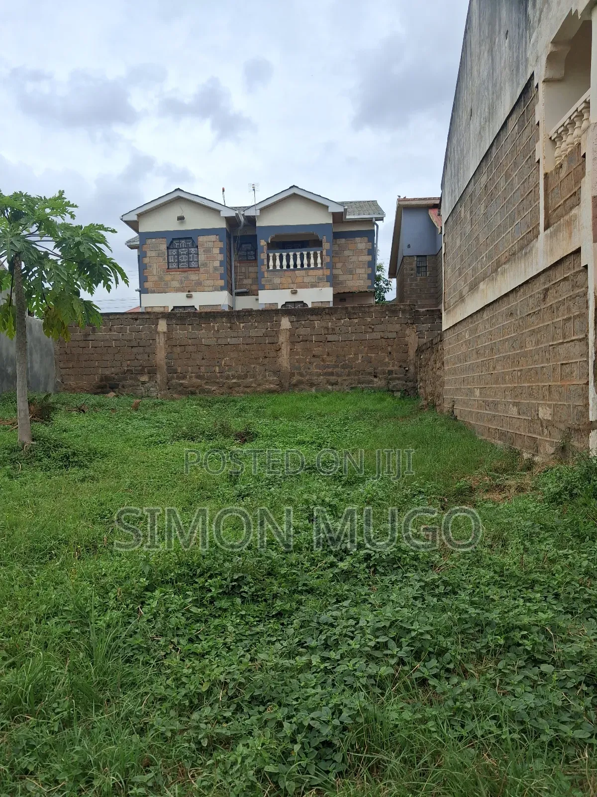 Membly Park Estate River Side Court 1/8ac With 3 Side Wall