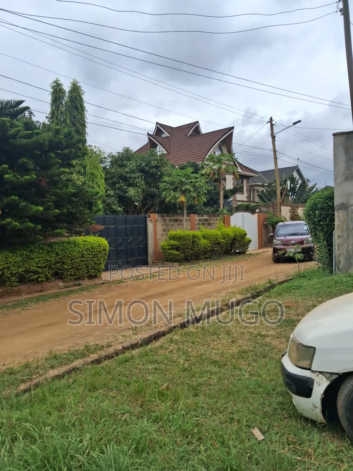 Membly Park Estate River Side Court 1/8ac With 3 Side Wall