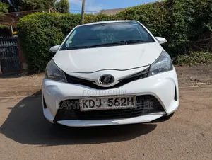Toyota Vitz 2015 White