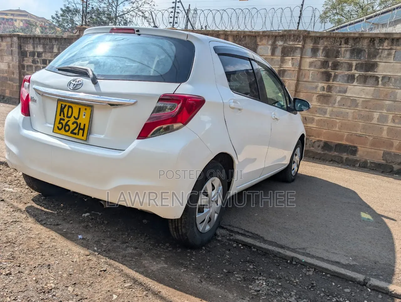 Toyota Vitz 2015 White