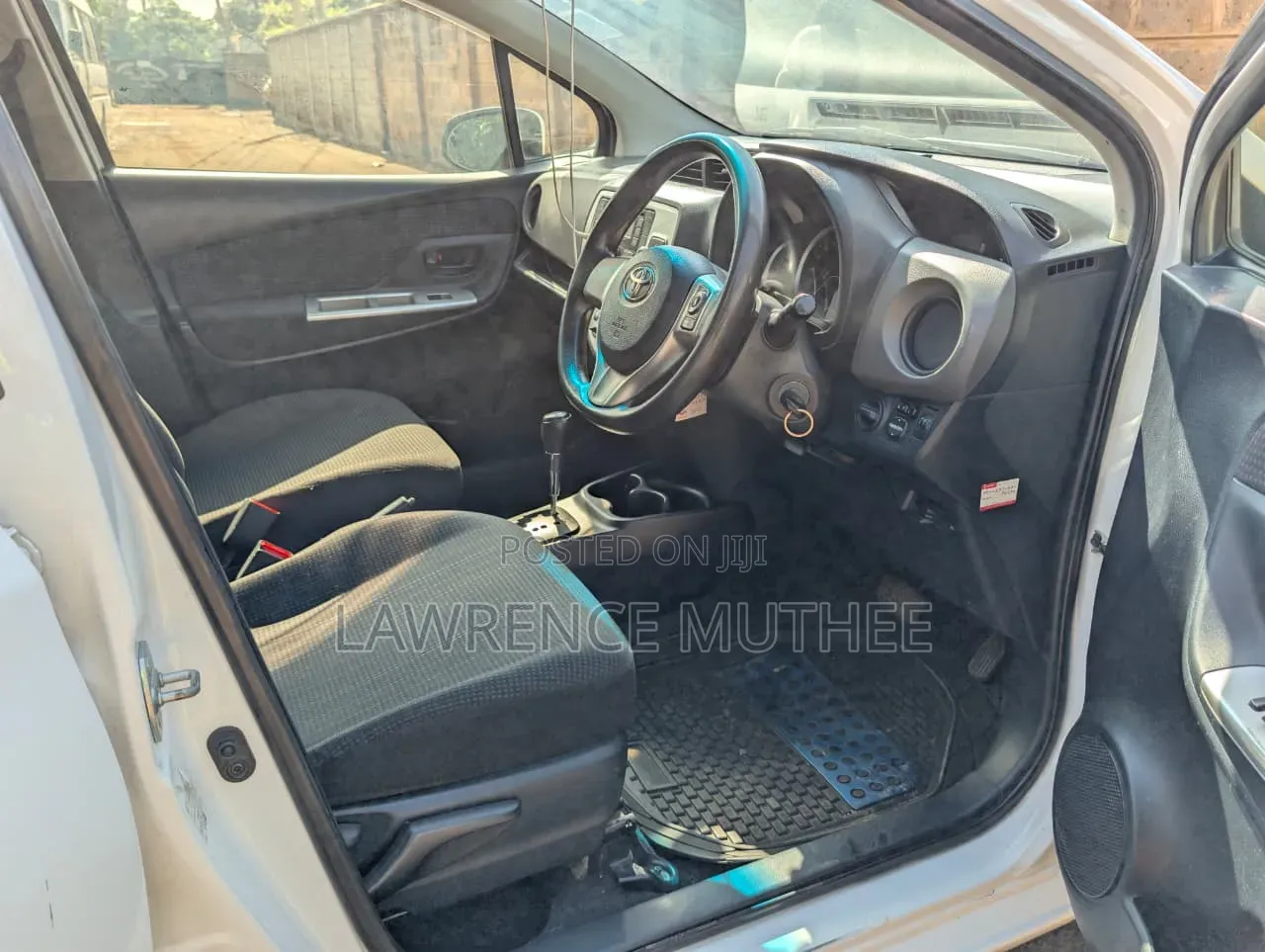 Toyota Vitz 2015 White