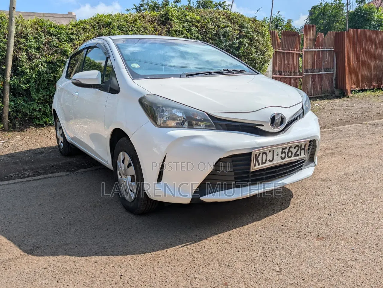 Toyota Vitz 2015 White