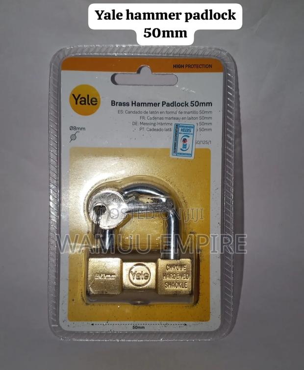Yale Hammer Padlock 50mm