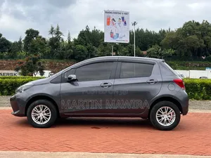 Toyota Vitz 2016 Gray