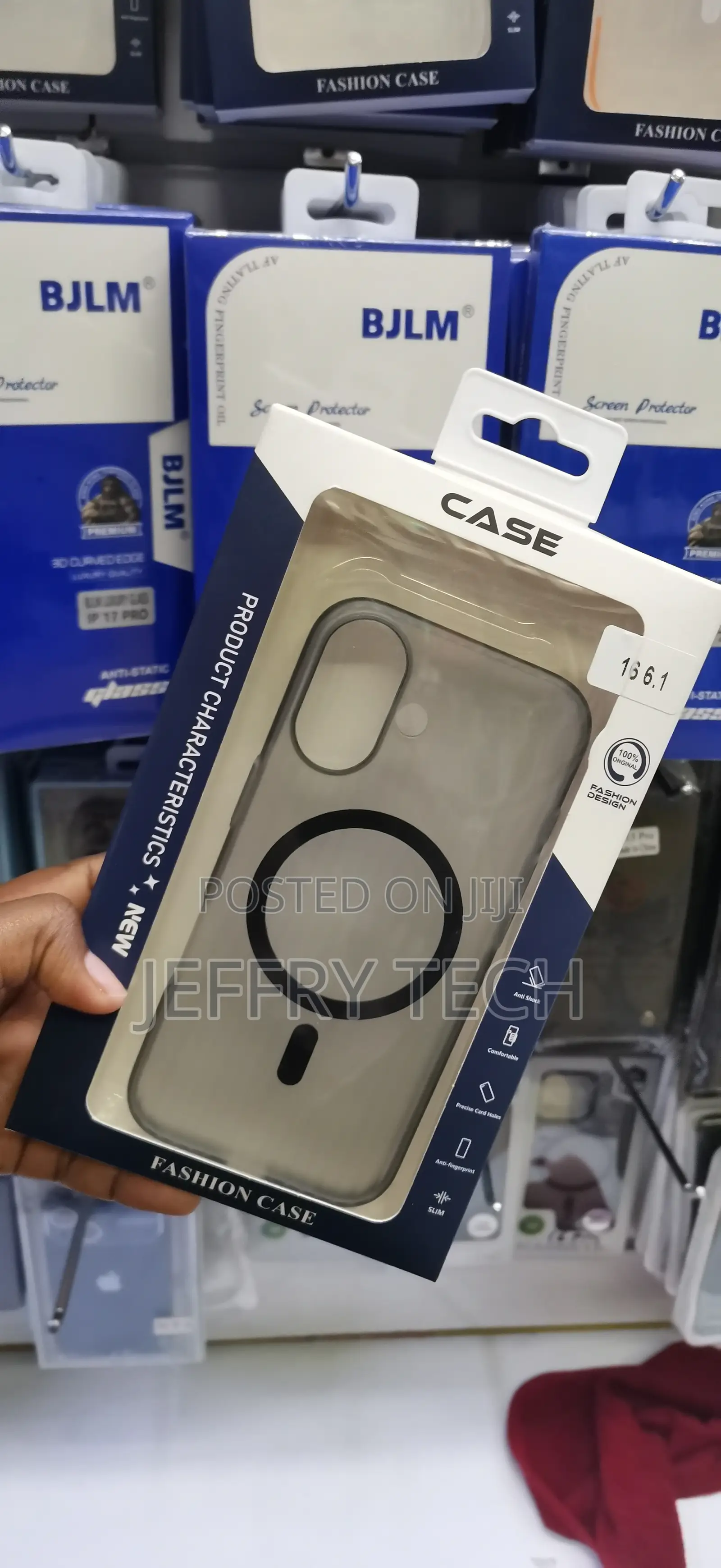 iPhone 16 Pro Smoke-Black Magsafe Compatible Case
