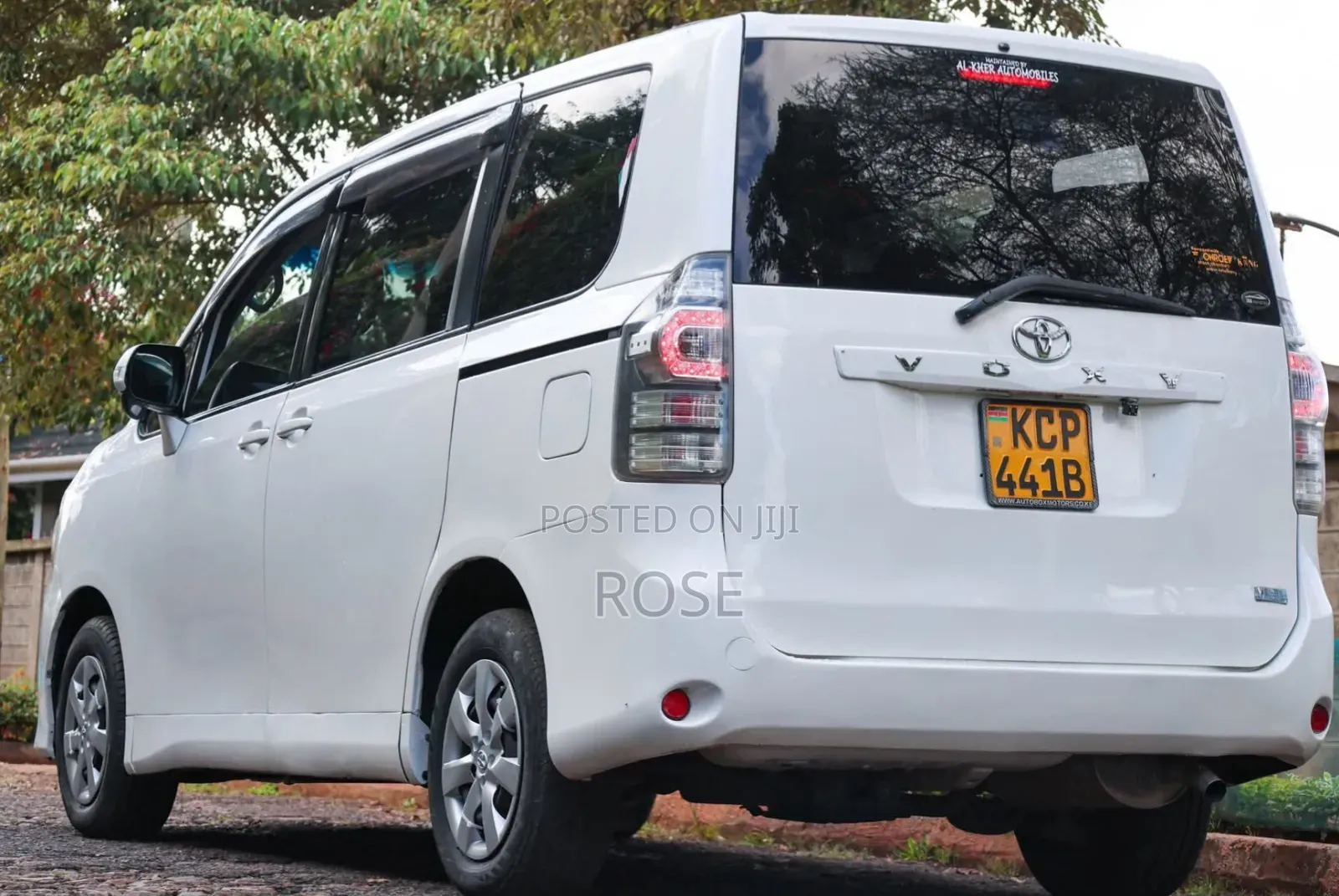 Toyota Voxy 2011 White