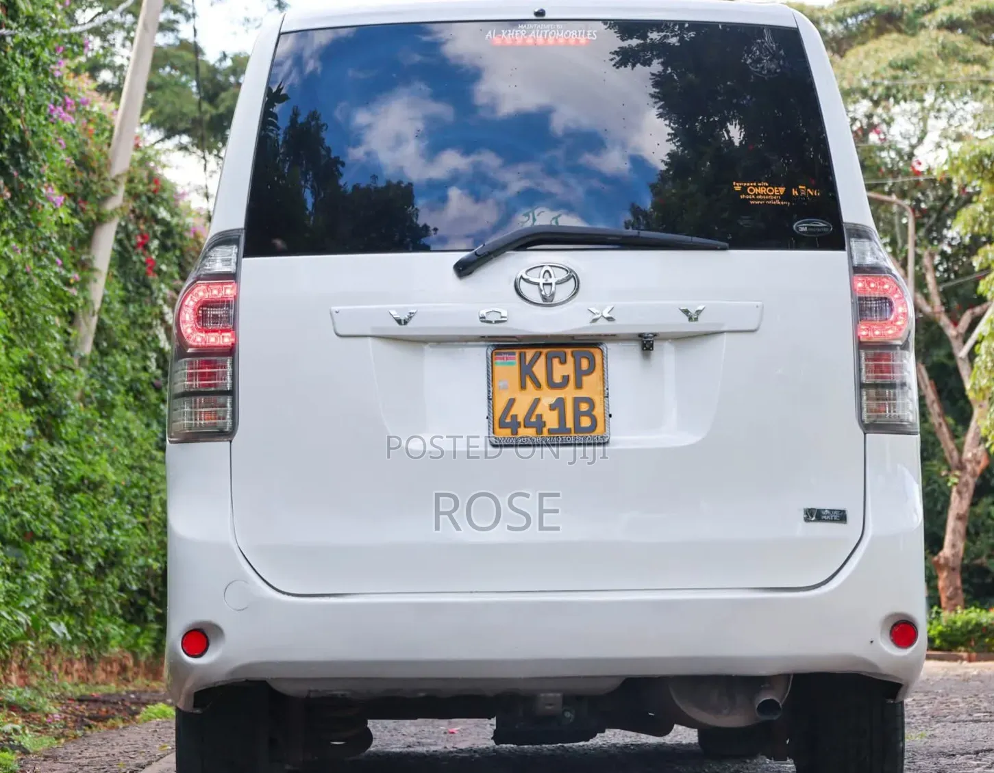 Toyota Voxy 2011 White