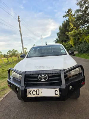 Toyota Hilux 2019 White