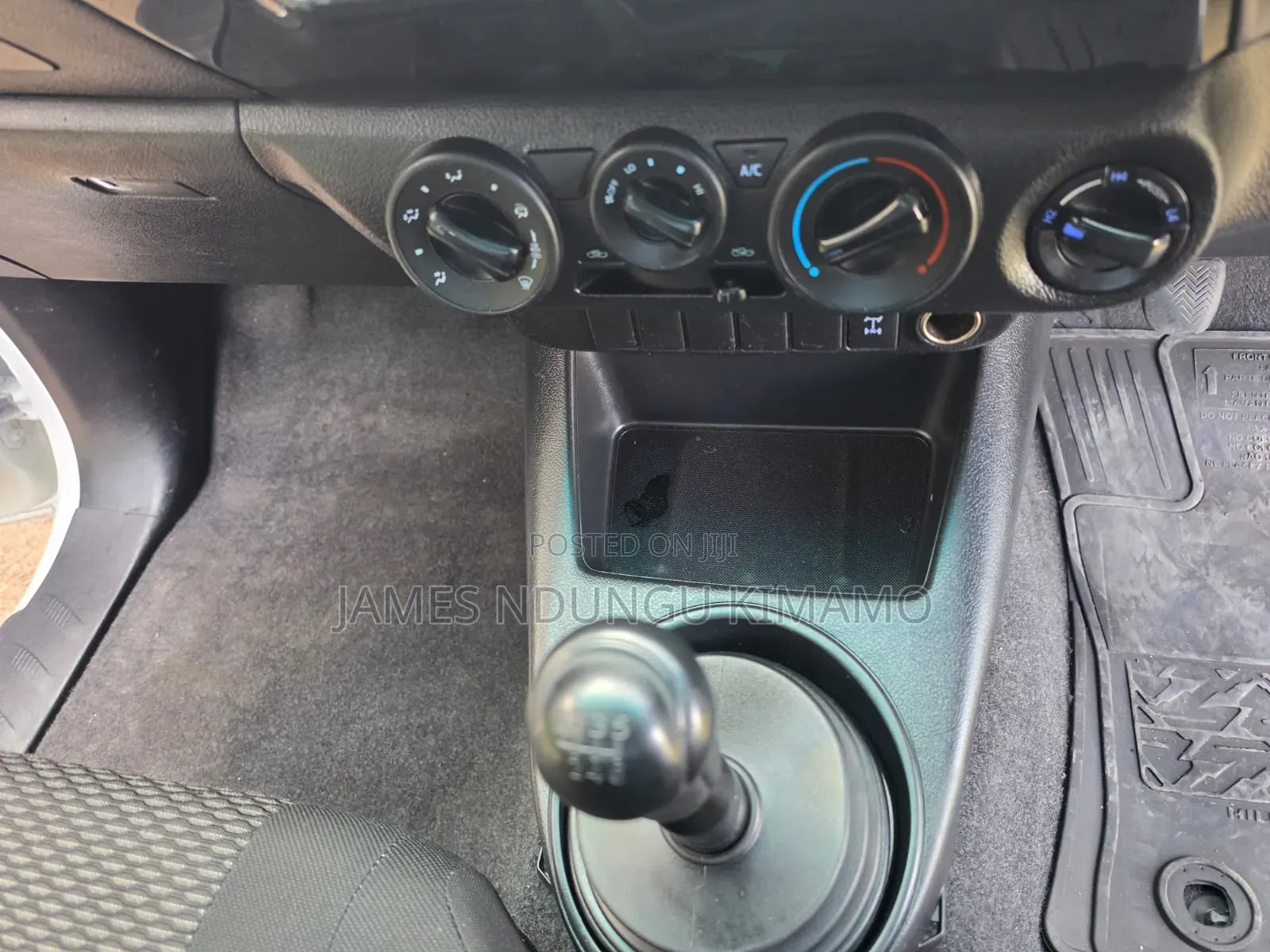 Toyota Hilux 2019 White