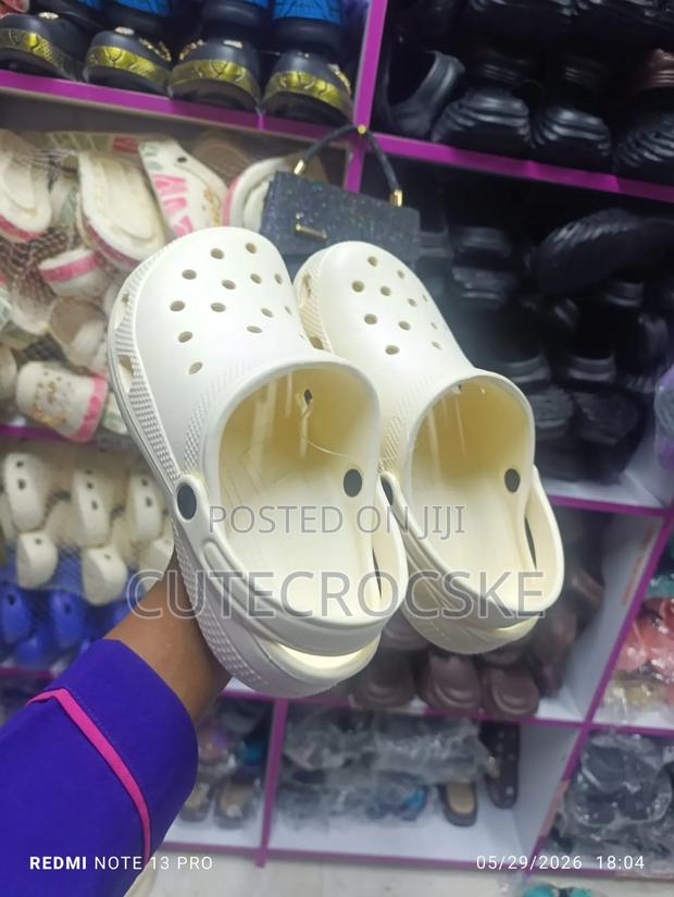 Comfy Crocs - thumbnail 4