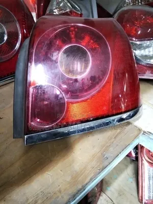 Avensis 2005 Taillight Saloon