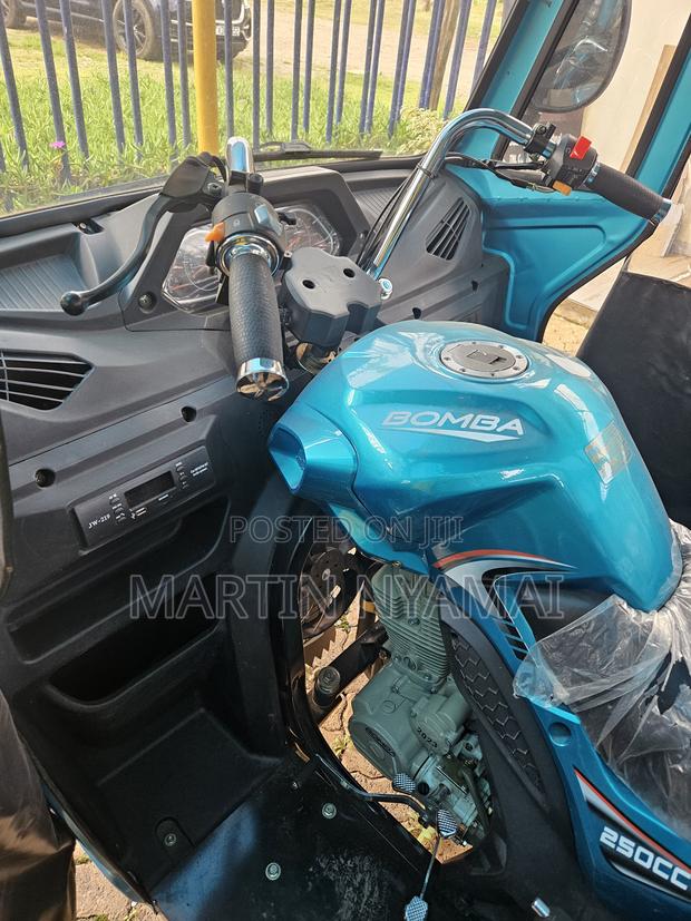 Bomba 250cc 2024 Blue