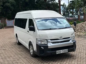Toyota HiAce 2015 White