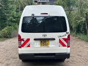 Toyota HiAce 2015 White