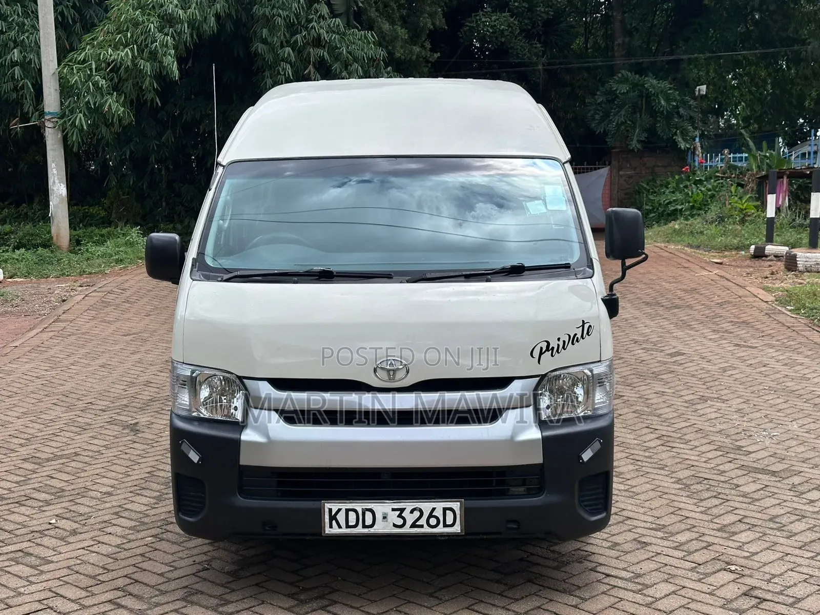 Toyota HiAce 2015 White