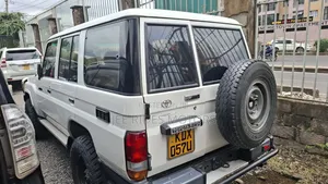 Toyota Land Cruiser 2014 White