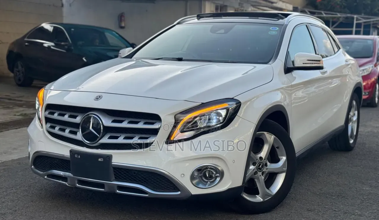 Mercedes-Benz GLA-Class 2019 White