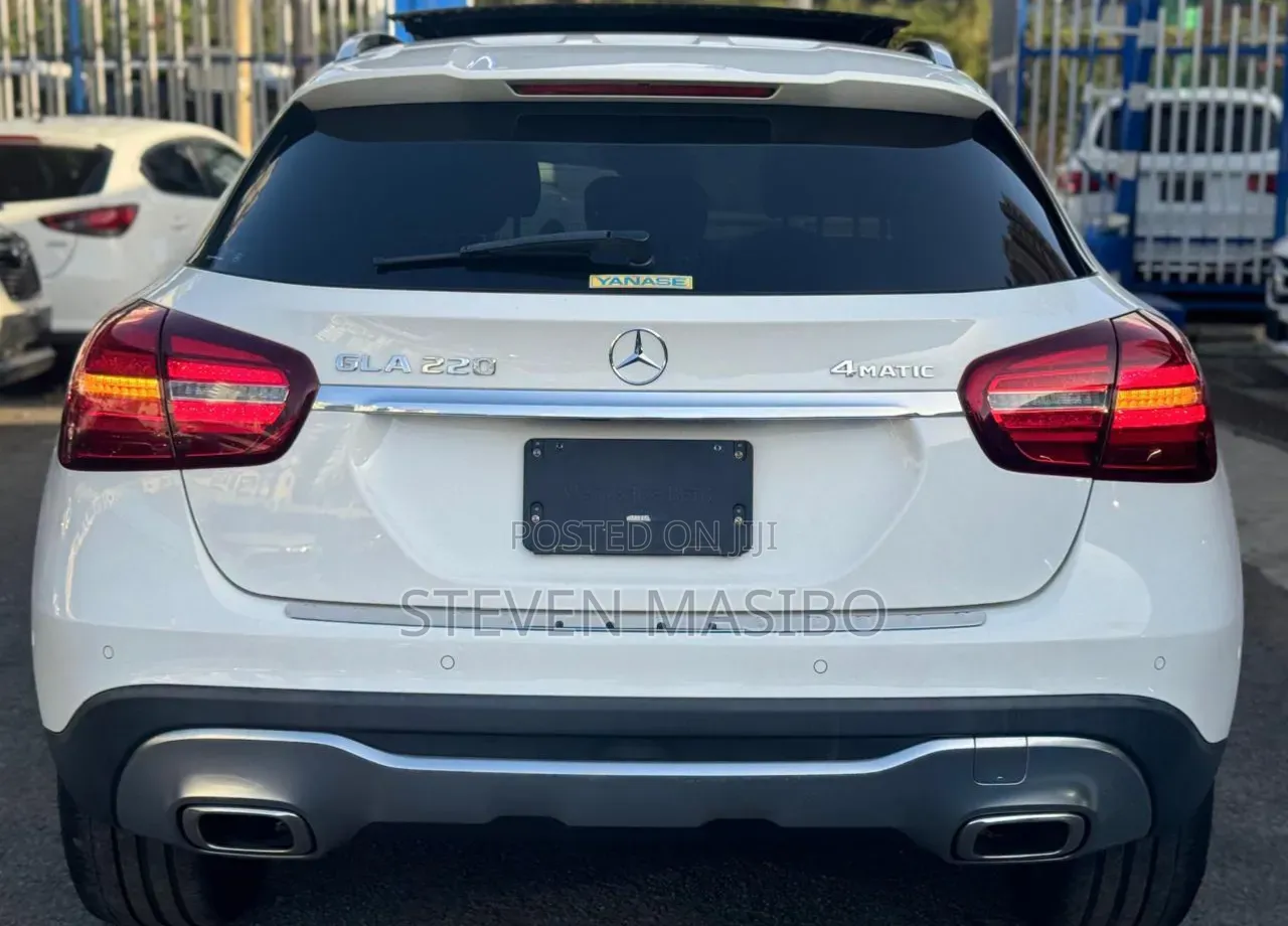 Mercedes-Benz GLA-Class 2019 White