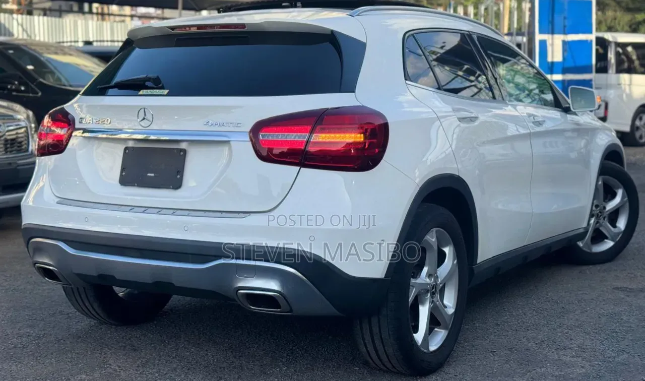Mercedes-Benz GLA-Class 2019 White