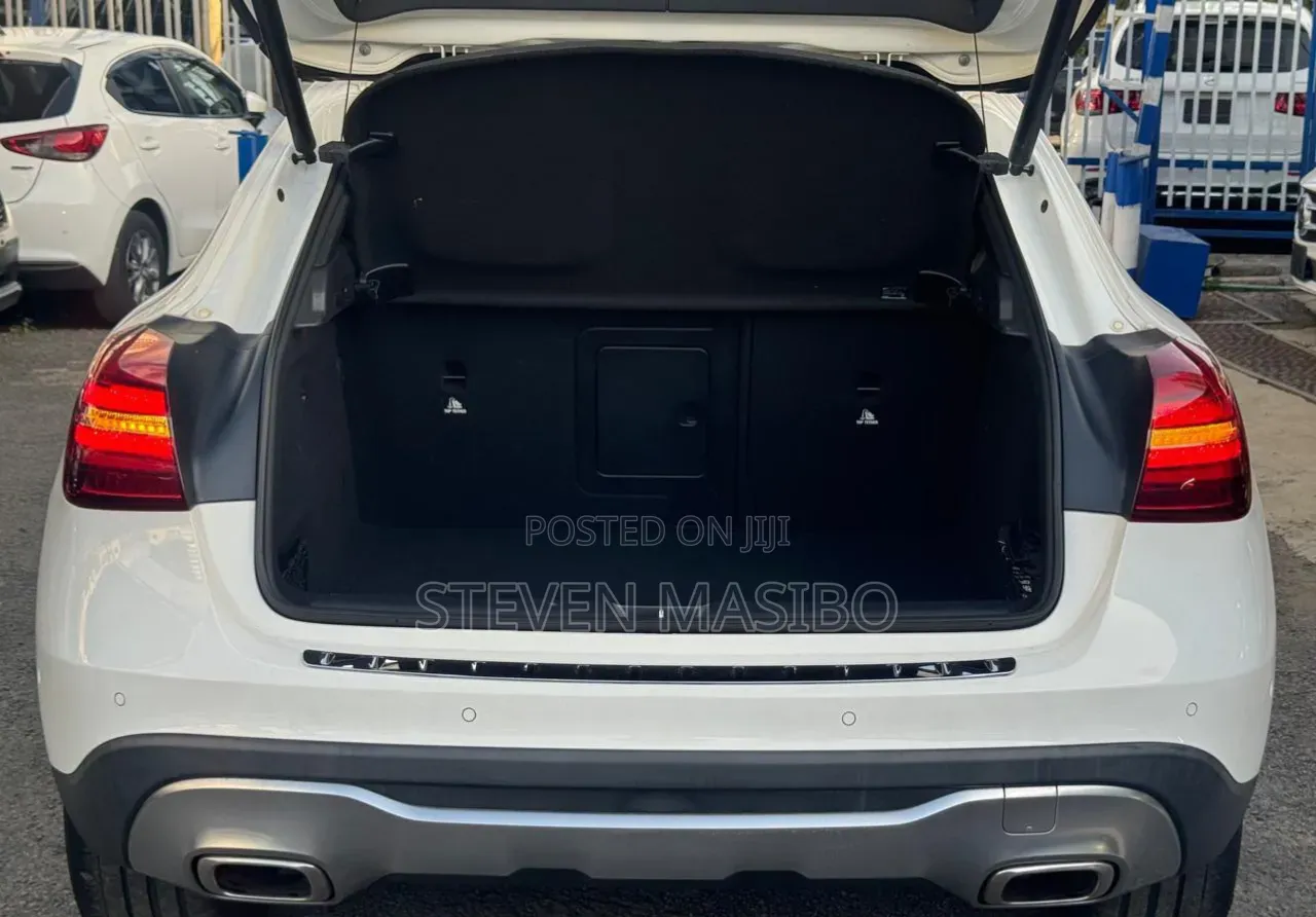Mercedes-Benz GLA-Class 2019 White
