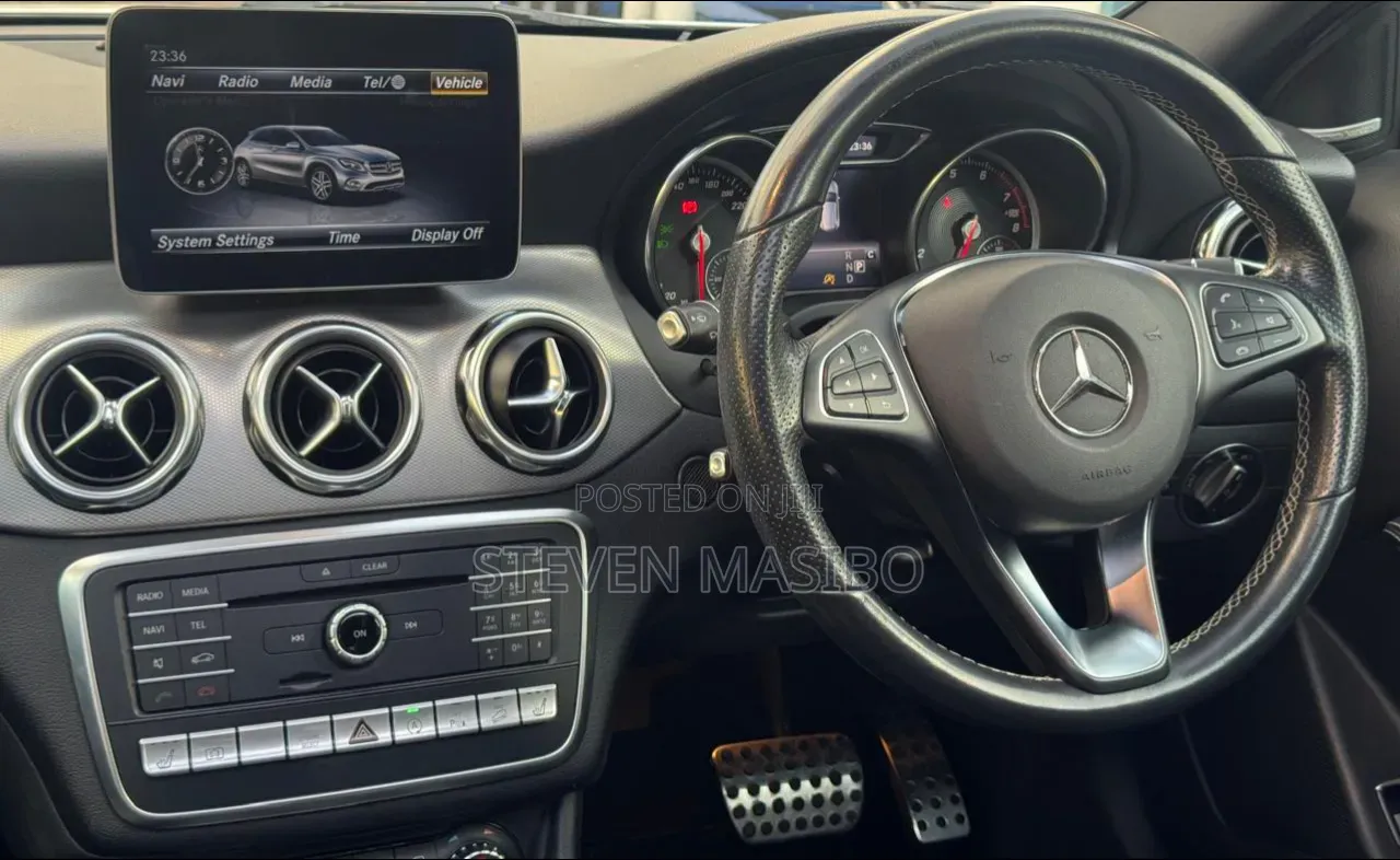 Mercedes-Benz GLA-Class 2019 White