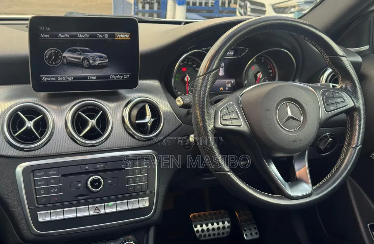 Mercedes-Benz GLA-Class 2019 White