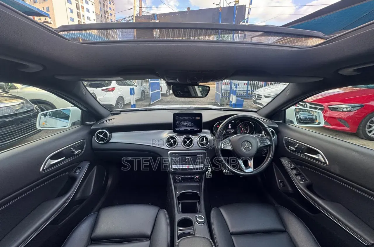 Mercedes-Benz GLA-Class 2019 White