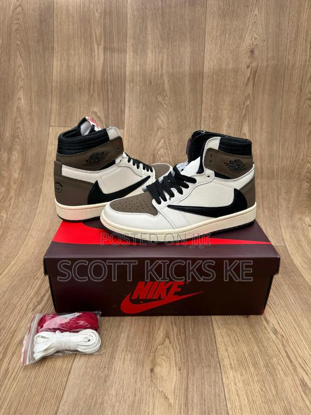 Travis Scott X Air Jordan 1 High - thumbnail 2