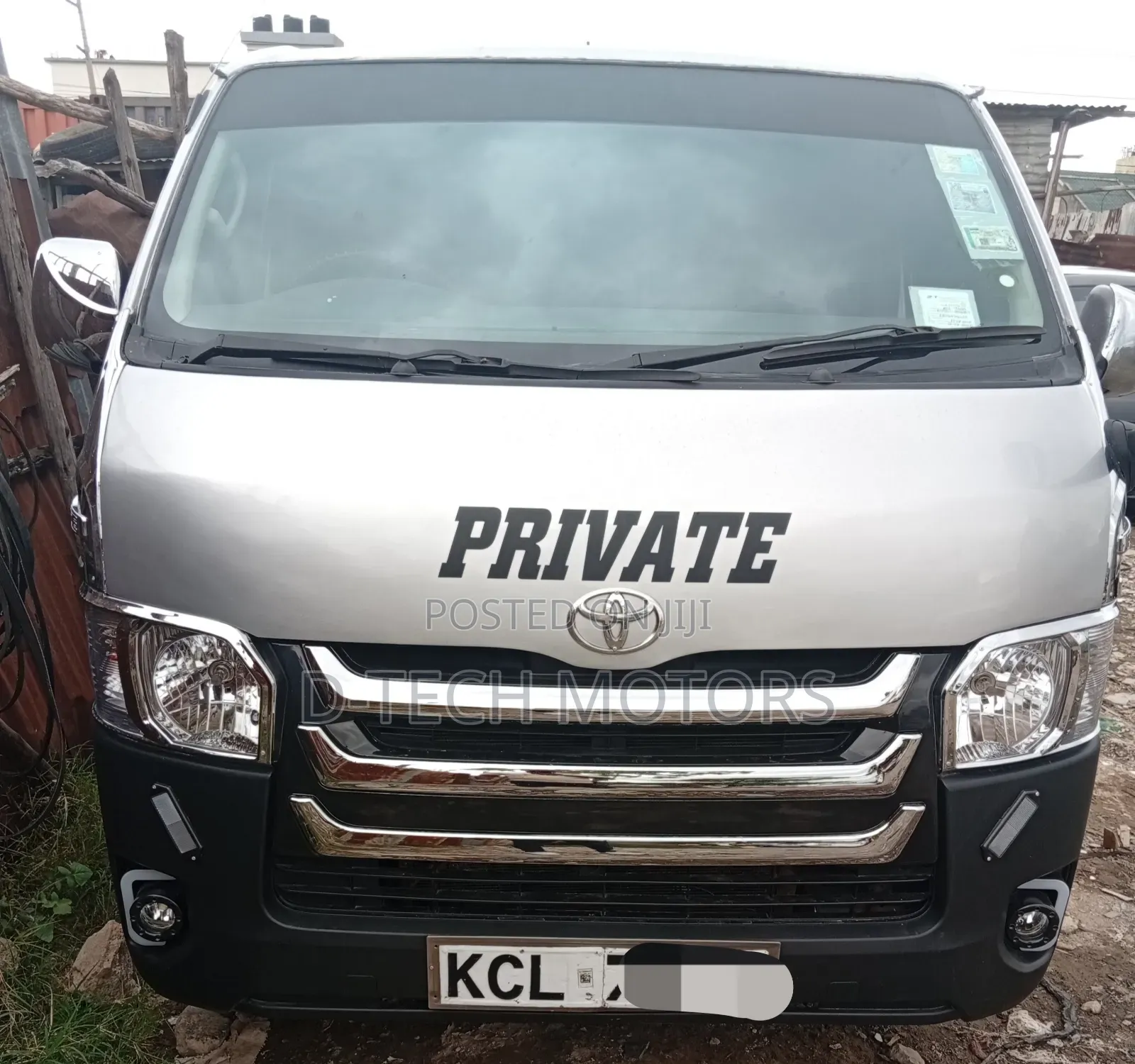 Toyota HiAce 2015 Silver