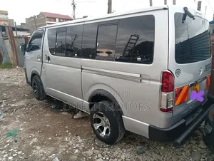 Toyota HiAce 2015 Silver