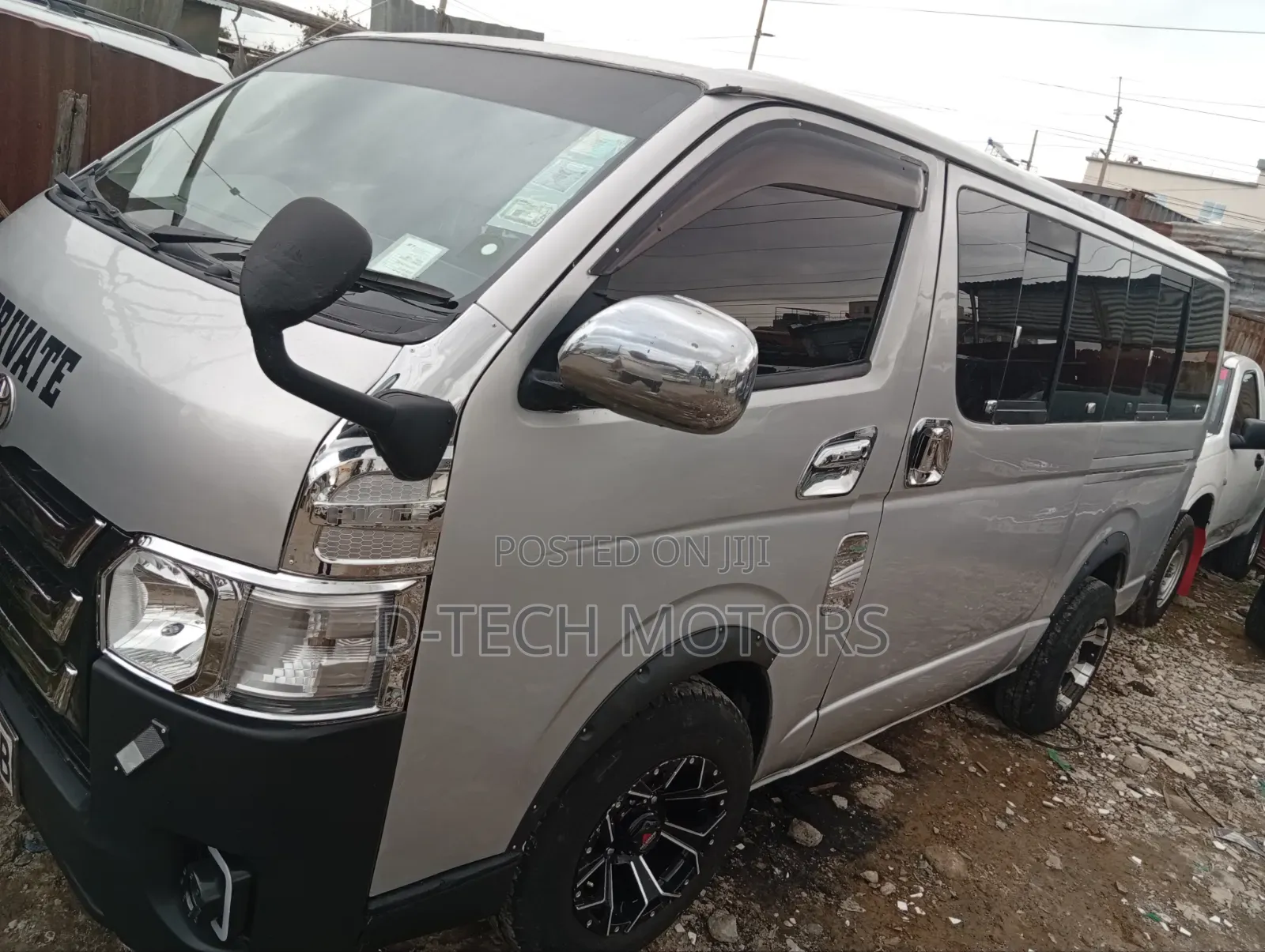 Toyota HiAce 2015 Silver