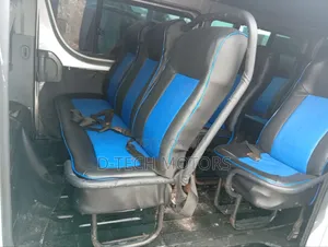 Toyota HiAce 2015 Silver