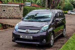 Toyota ISIS 1.8 Platana 2WD 2011 Maroon