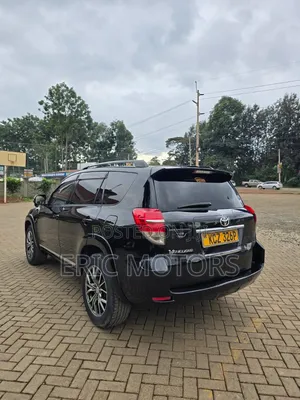 Toyota Vanguard 2013
