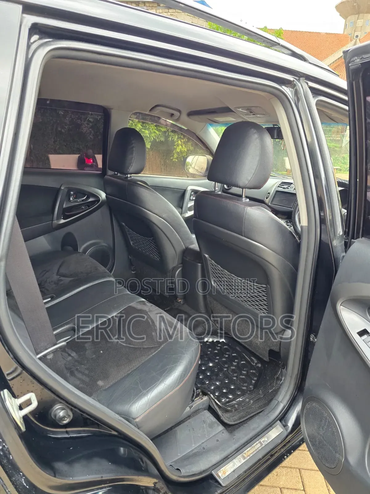 Toyota Vanguard 2013